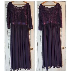 Elegant Lace & Chiffon Maxi Dress in Deep Purple